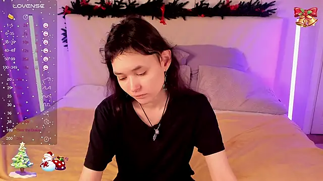 Emily Strikeee online show from 12-22-25, 10:26