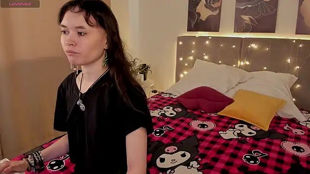 Emily Strikeee online show from 05-04-26, 01:53