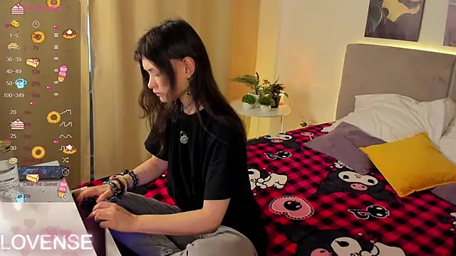 Emily Strikeee online show from 02-08-26, 09:51