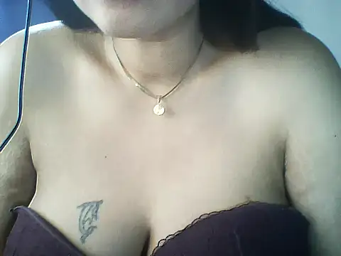 Snapshot of layanah12 chatting on 06-20-26, 06:07 layanah12 online show from 06-20-26, 06:07