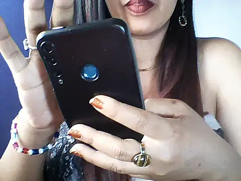 layanah12 online show from 03-07-26, 12:54