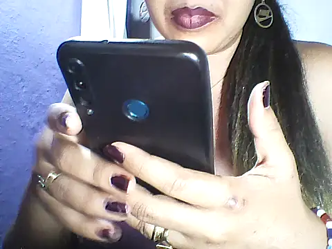 Snapshot of layanah12 chatting on 10-16-25, 06:49 layanah12 online show from 10-16-25, 06:49
