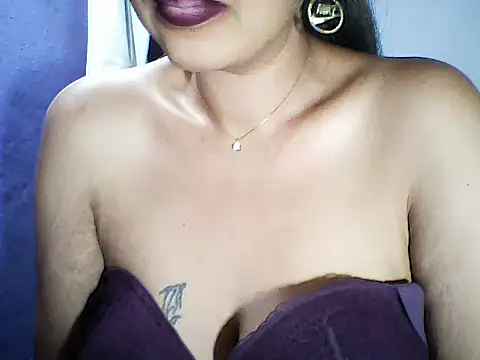 Snapshot of layanah12 chatting on 10-19-25, 02:47 layanah12 online show from 10-19-25, 02:47