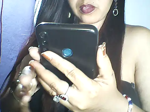 layanah12 online show from 03-18-26, 06:42