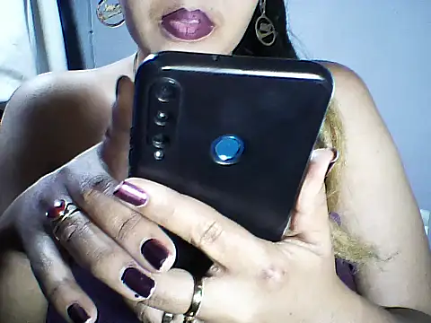 layanah12 online show from 10-27-25, 06:53