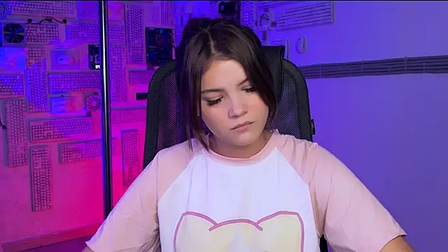 EvaThopson online show from 11-21-25, 08:24