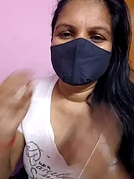 Snapshot of Lilly-queen chatting on 03-21-25, 05:45 Lilly-queen online show from 03-21-25, 05:45