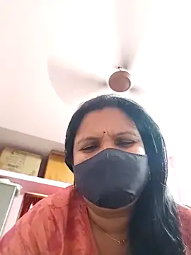 Snapshot of Lilly-queen chatting on 03-18-25, 11:11 Lilly-queen online show from 03-18-25, 11:11