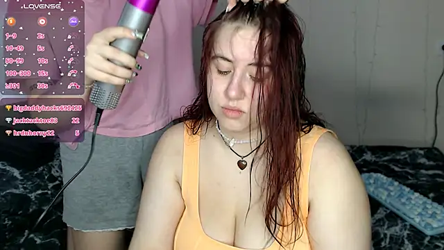 Snapshot of BettyandRich_ chatting on 02-09-25, 11:47 BettyandRich online show from 02-09-25, 11:47