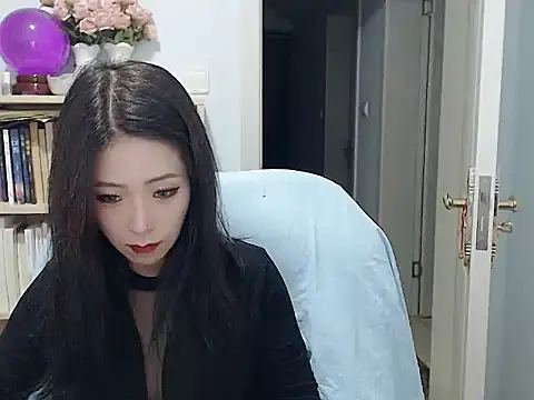 SuSushi728 online show from 12-18-25, 03:49