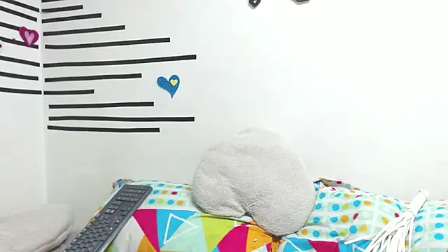 Emawalker  online show from 09-26-25, 08:27