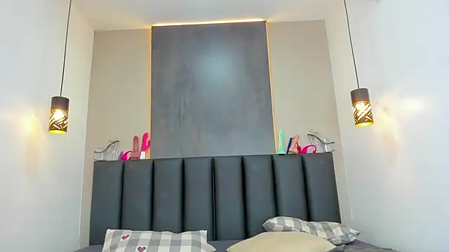 ChanelAdamss  online show from 12-15-25, 08:03