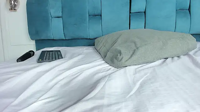 mia  fernandez online show from 03-09-26, 07:39