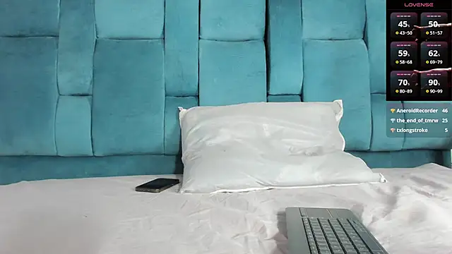 mia  fernandez online show from 04-05-26, 07:09