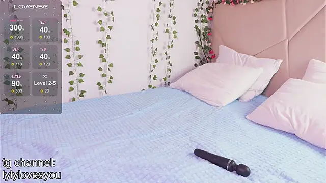 lylylovesyou online show from 01-13-26, 05:55