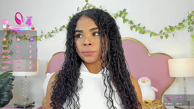 Snapshot of NahiaraReina chatting on 10-06-25, 01:34 NahiaraReina online show from 10-06-25, 01:34