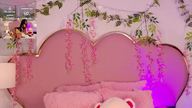 NahiaraReina online show from 03-07-26, 02:11