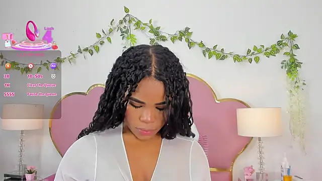 Snapshot of NahiaraReina chatting on 09-12-25, 01:33 NahiaraReina online show from 09-12-25, 01:33