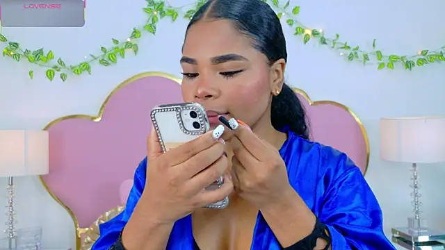 NahiaraReina online show from 10-28-25, 12:59