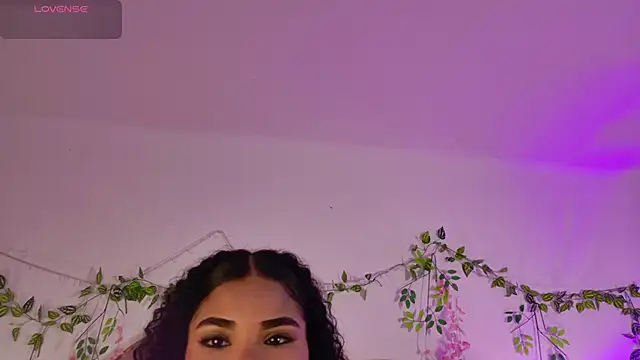 NahiaraReina online show from 05-09-26, 01:36