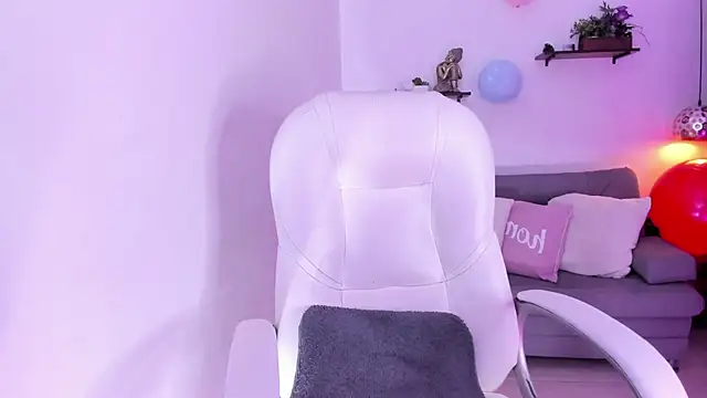 yenny garcia online show from 11-06-25, 06:23