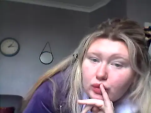 lilah-xo online show from 02-11-25, 12:15