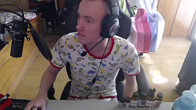 BabyDracoDarkfang online show from 04-03-26, 01:50