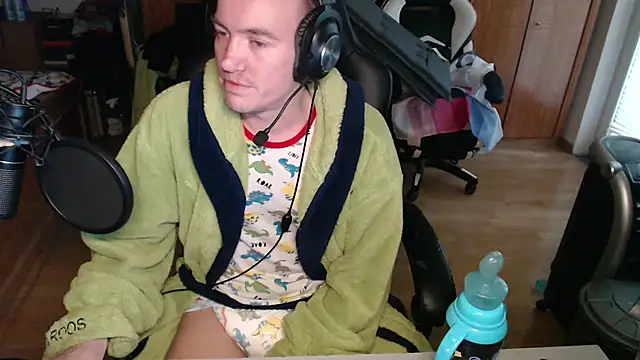 BabyDracoDarkfang online show from 05-18-26, 06:29