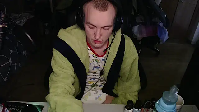 BabyDracoDarkfang online show from 05-12-26, 05:52