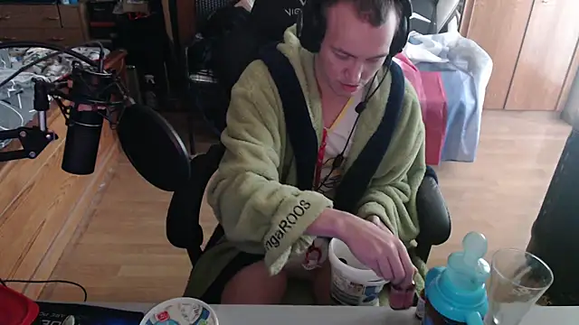 BabyDracoDarkfang online show from 04-08-26, 10:28