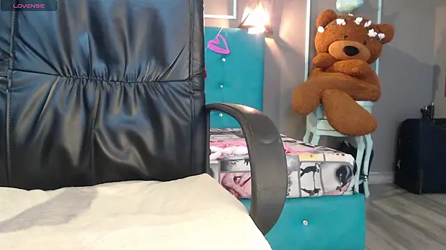 Snapshot of engel_devil chatting on 02-21-26, 01:02 engel devil online show from 02-21-26, 01:02