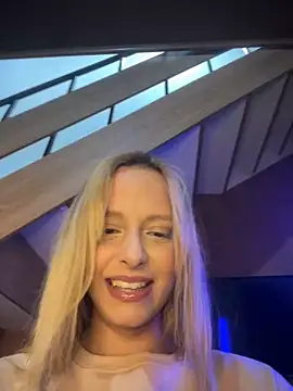 Snapshot of Bellahcha chatting on 04-21-26, 01:42 Bellahcha online show from 04-21-26, 01:42