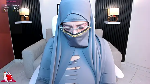 cloe sirena online show from 10-16-25, 01:52