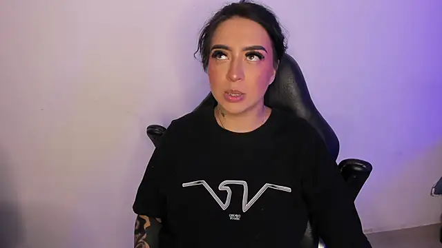 AnnikaMerliahh  online show from 09-26-25, 04:41