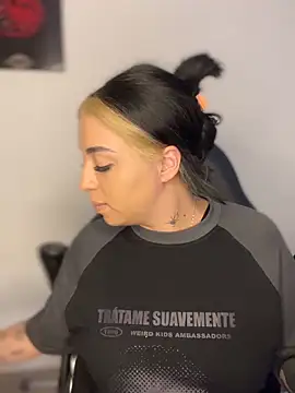 AnnikaMerliahh  online show from 10-31-25, 09:22