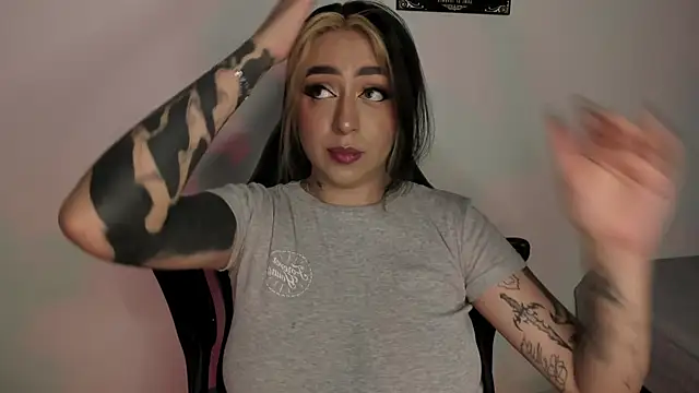 AnnikaMerliahh  online show from 11-02-25, 10:04