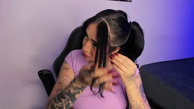 AnnikaMerliahh  online show from 09-13-25, 04:23