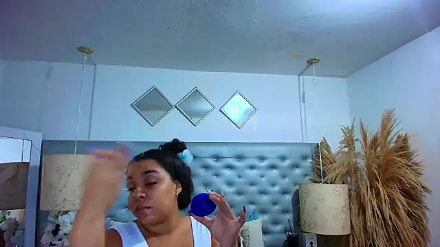 EileenBenzon online show from 02-09-26, 01:42