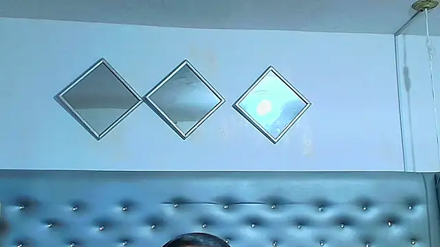 EileenBenzon online show from 03-10-26, 05:00