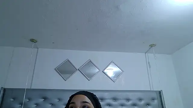 EileenBenzon online show from 04-16-26, 01:34