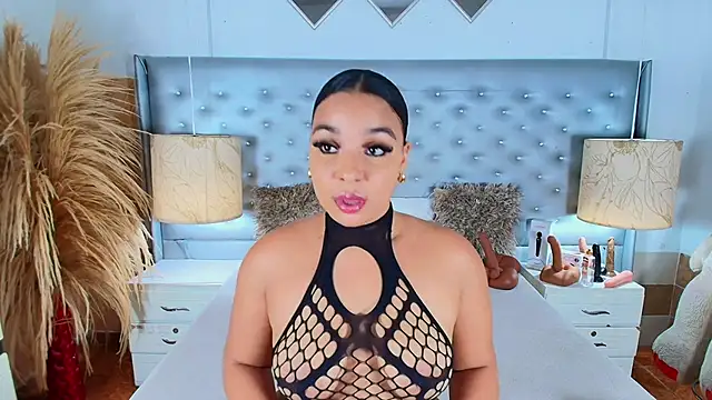 EileenBenzon online show from 03-06-25, 04:19