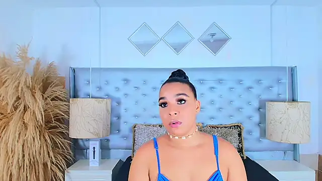 EileenBenzon online show from 11-21-25, 05:12