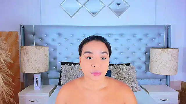 EileenBenzon online show from 09-30-25, 03:07