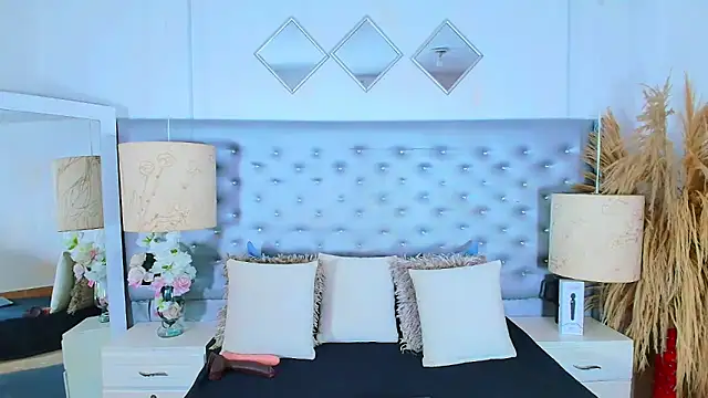 EileenBenzon online show from 02-17-26, 04:21