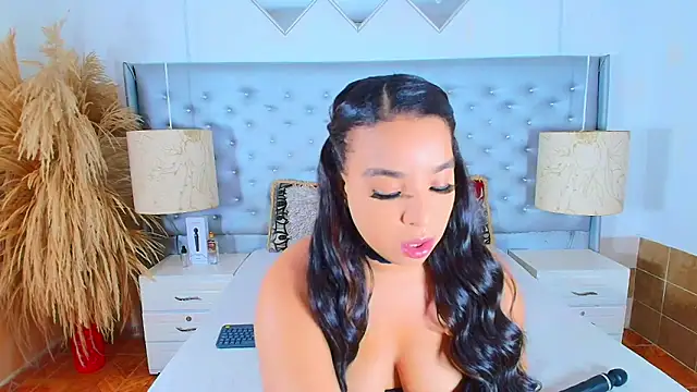 EileenBenzon online show from 10-11-25, 03:07