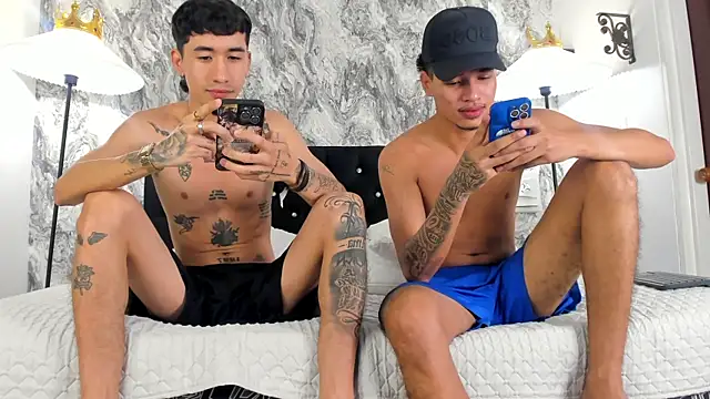 Snapshot of Ian_and_Noah chatting on 12-23-25, 12:43 Ian and Noah online show from 12-23-25, 12:43