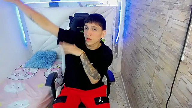 Brayan lopezz online show from 01-18-25, 01:08