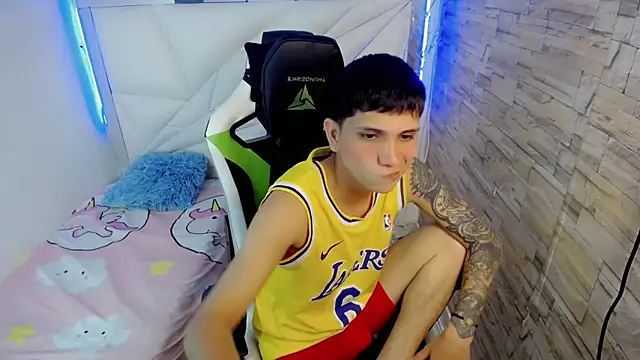 Brayan lopezz online show from 01-18-25, 04:10