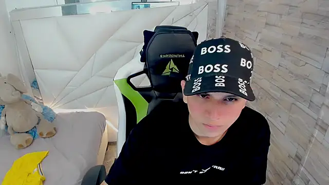 Brayan lopezz online show from 03-18-25, 12:50