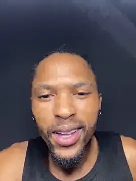 Snapshot of BlueIceCube chatting on 02-13-25, 01:05 BlueIceCube online show from 02-13-25, 01:05